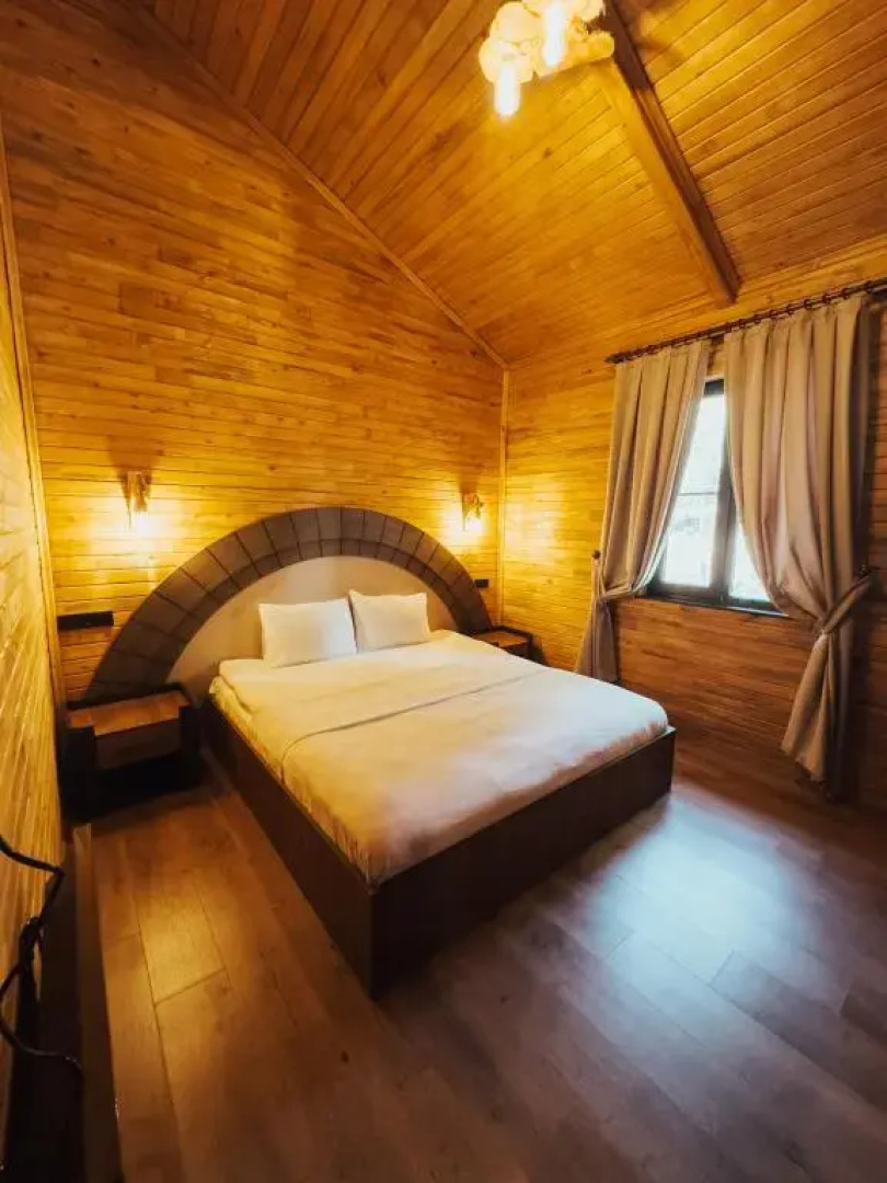 Baskonus Yaylasi Orman Evleri