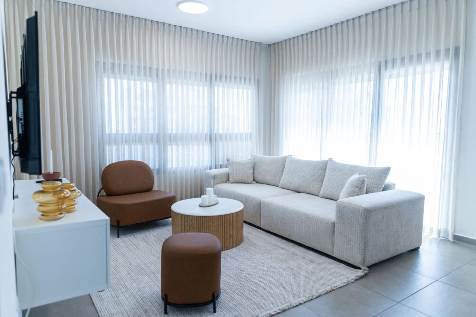 SeaFront Luxurious 3 BR Apartment