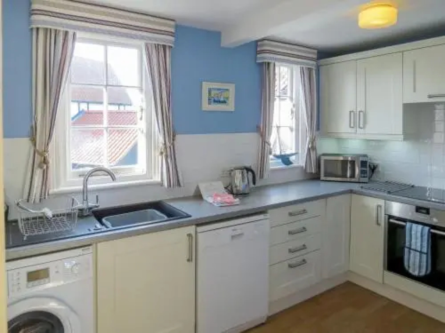 Ogilvie Lodge Apartment