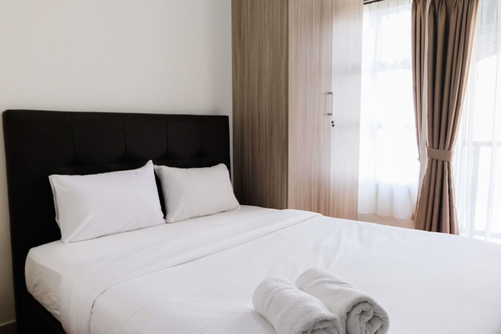 Minimalist Studio Saveria Apartment