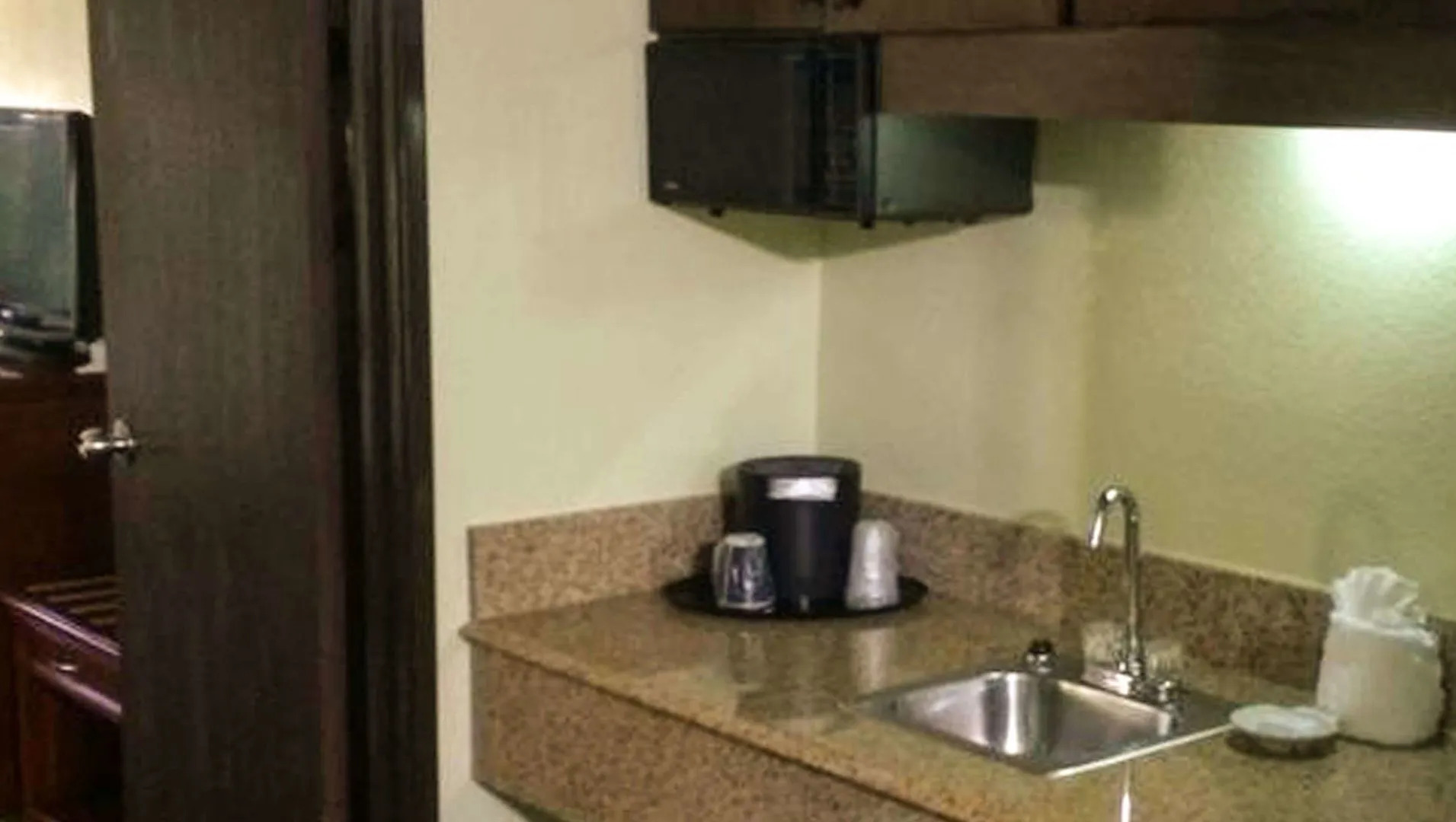 The Alexis Inn & Suites - Nashville Airport