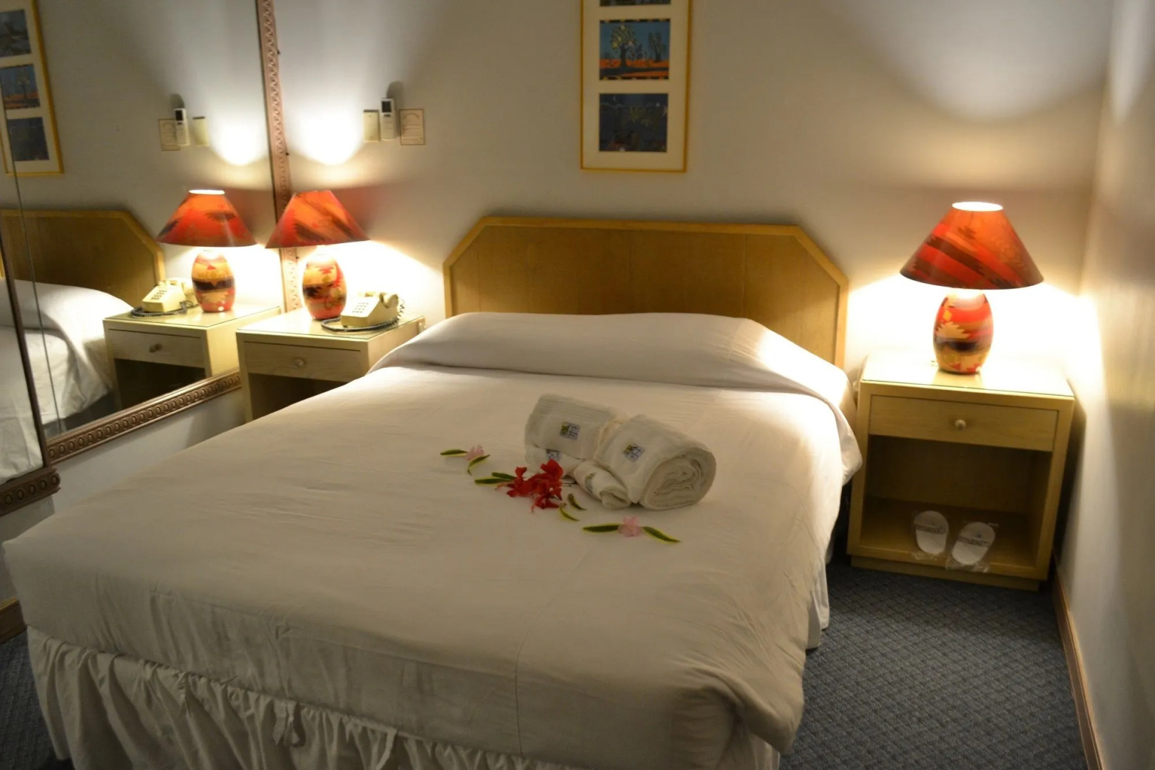 West Plaza Hotel Desekel