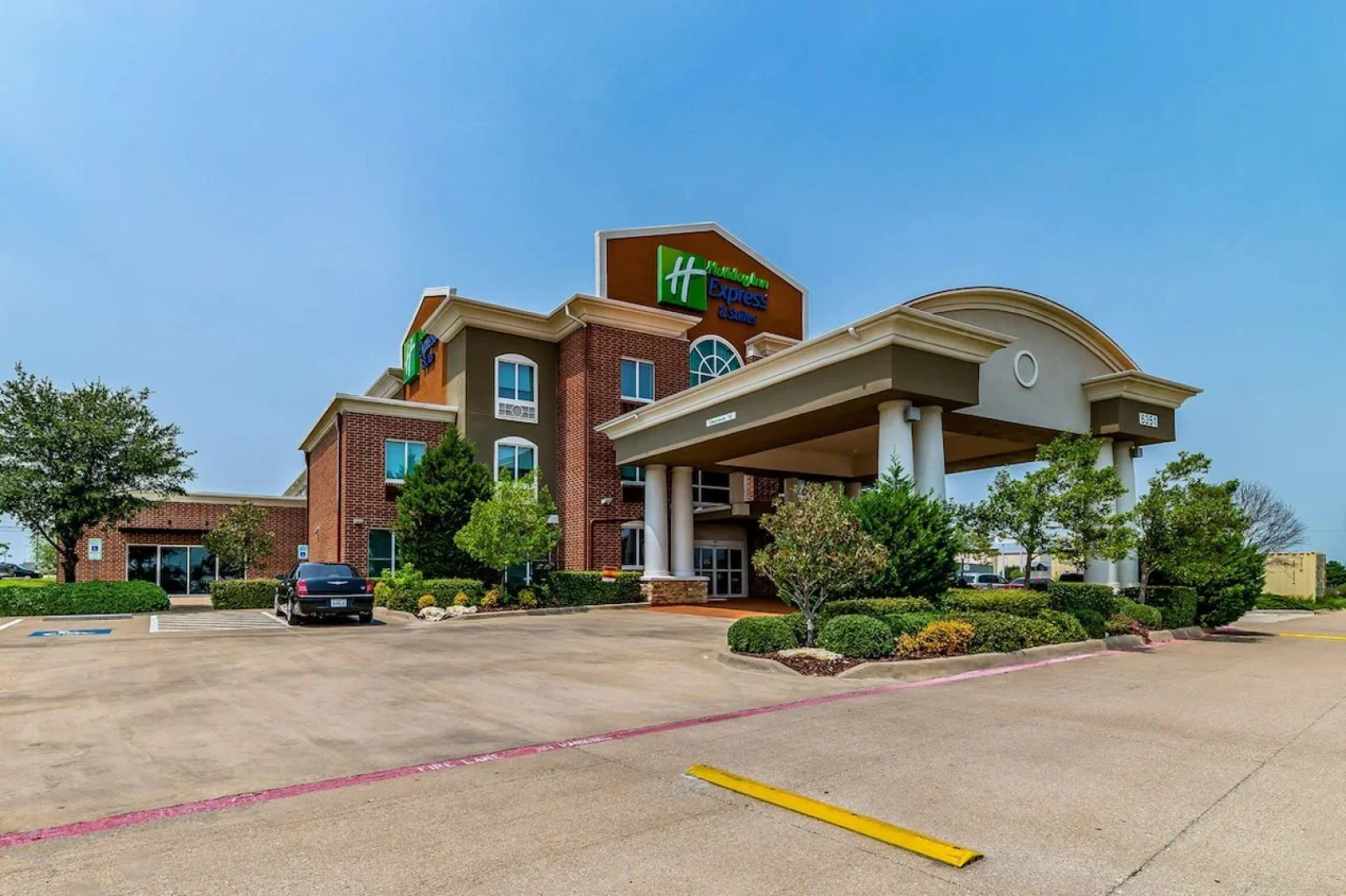 Holiday Inn Express & Suites Fort Worth - Fossil Creek by IHG