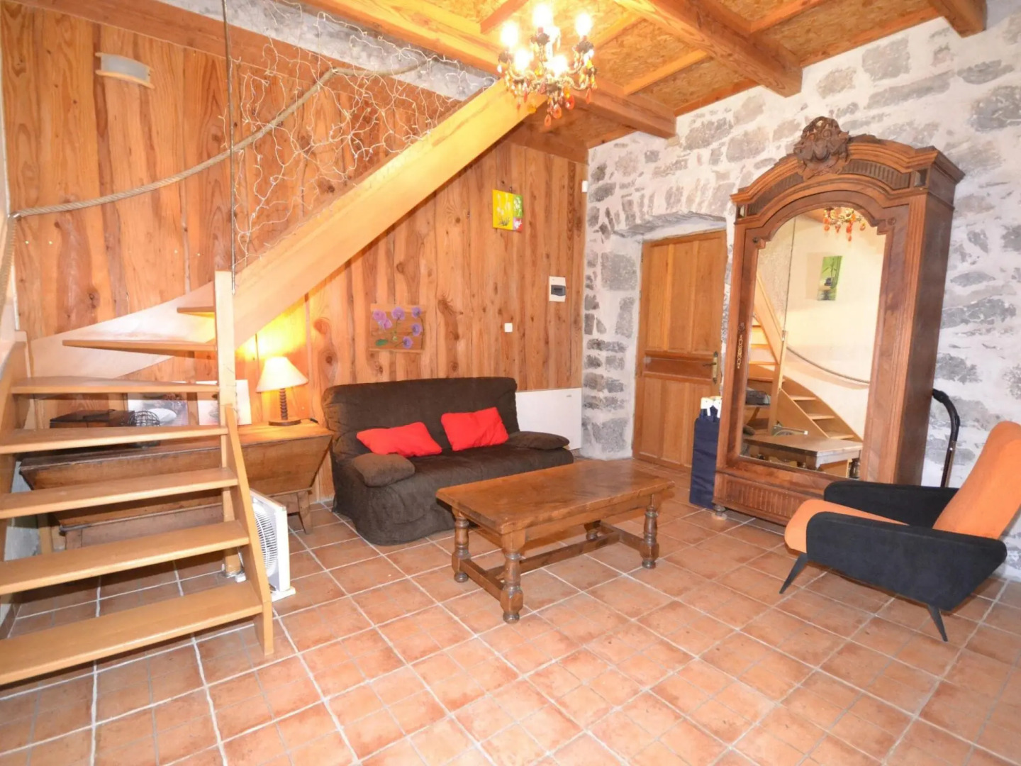 Vintage Holiday Home in Lanas with Swimming Pool