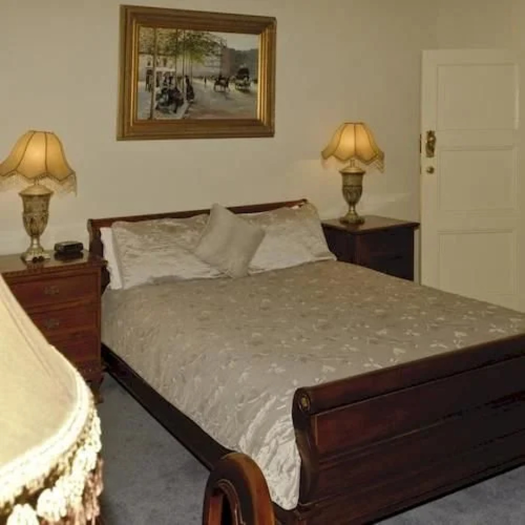 The Doulton - Luxury B&B