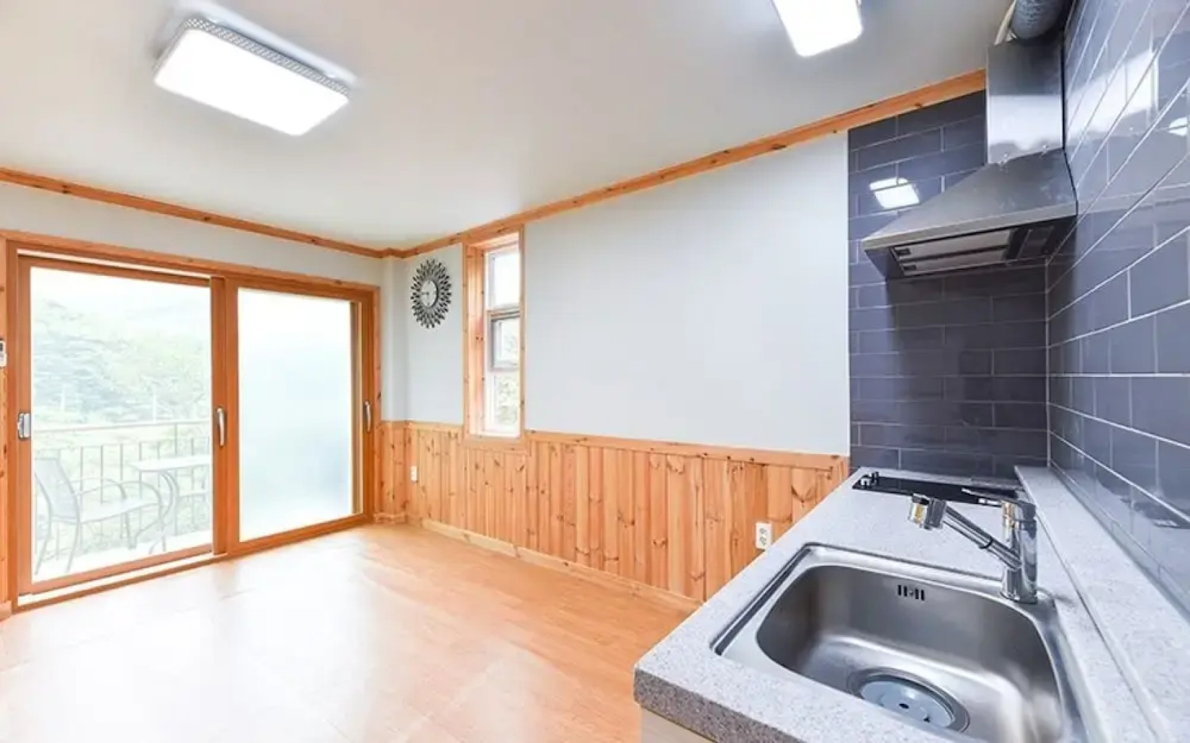 Gwangyang Banwolsanjang Pension