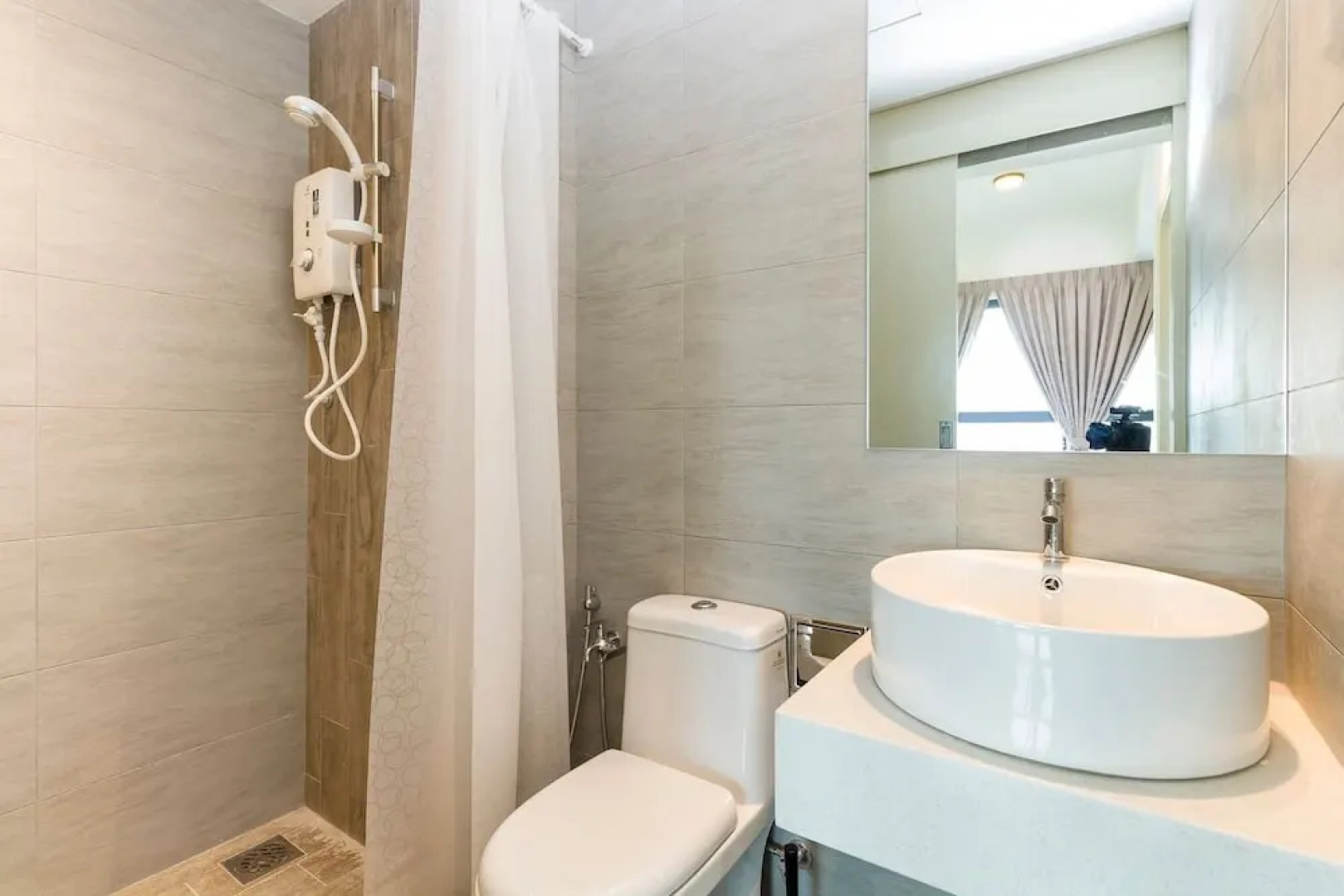 Modern 2Br Arte Suite By Guestready