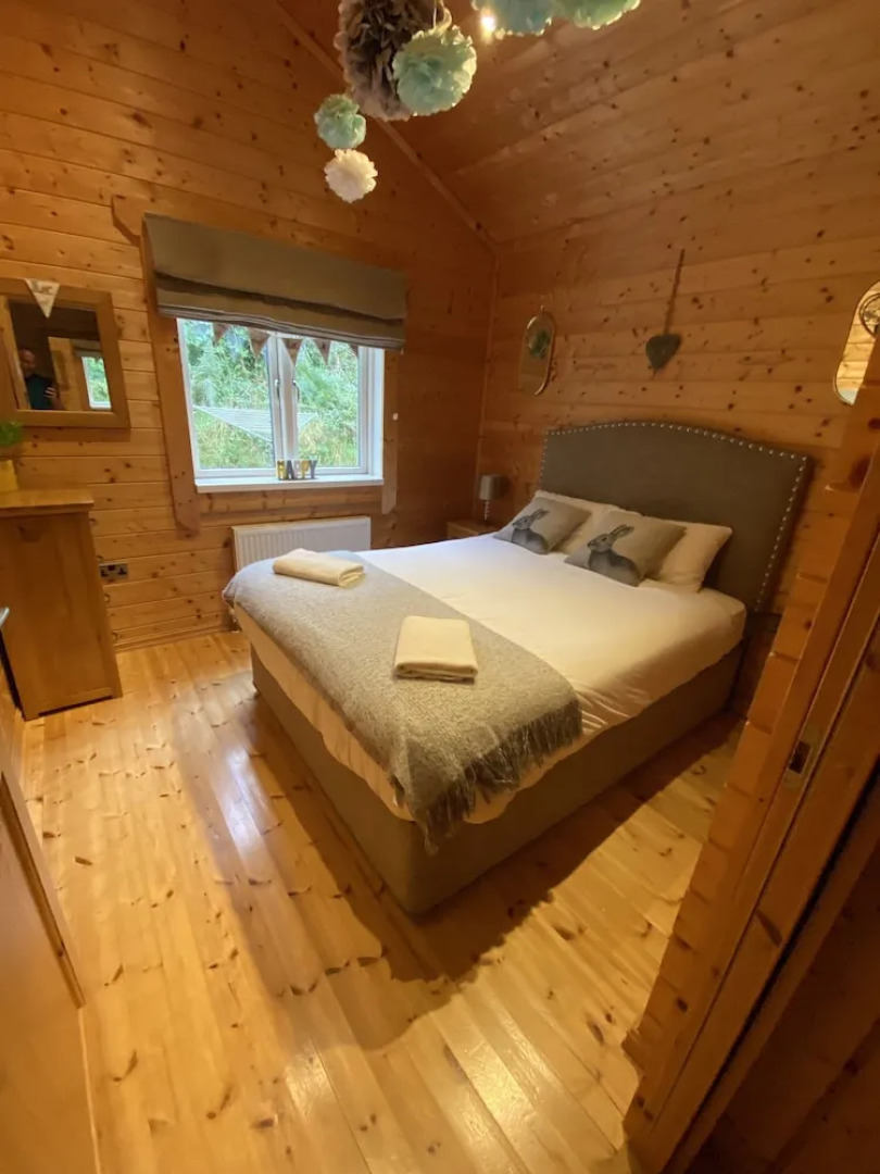 Hollybush Lodges