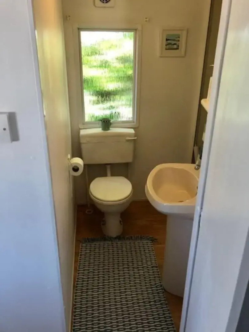 Cosy Rural Lodge at Goldhill Glamping - Sleeps 4