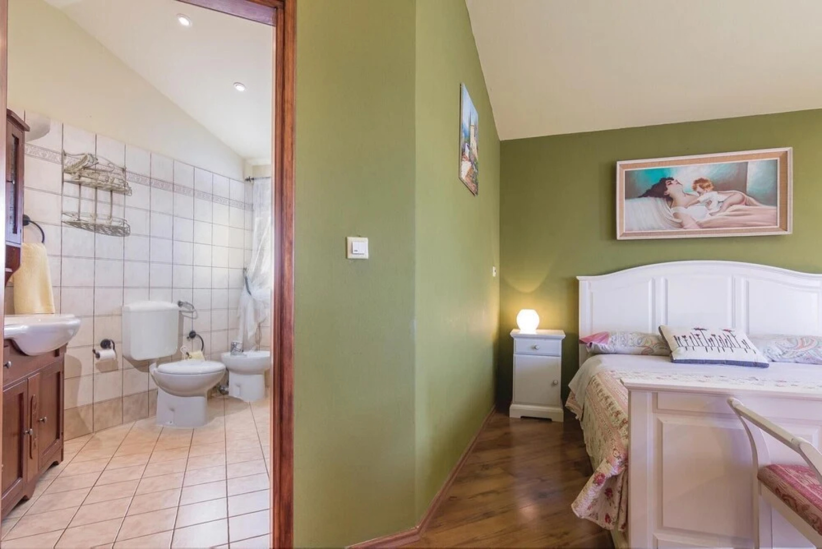 Amazing Home in Nova Vas with Hot Tub, WiFi & 4 Bedrooms