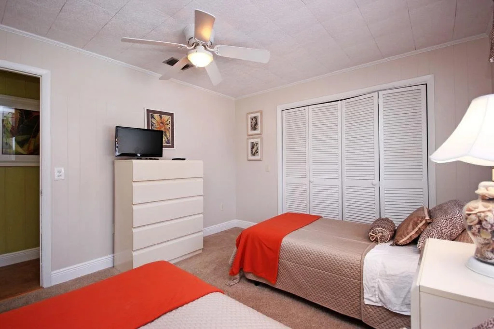 Pelican Beach Beach Front 4 s 4 Br home by RedAwning