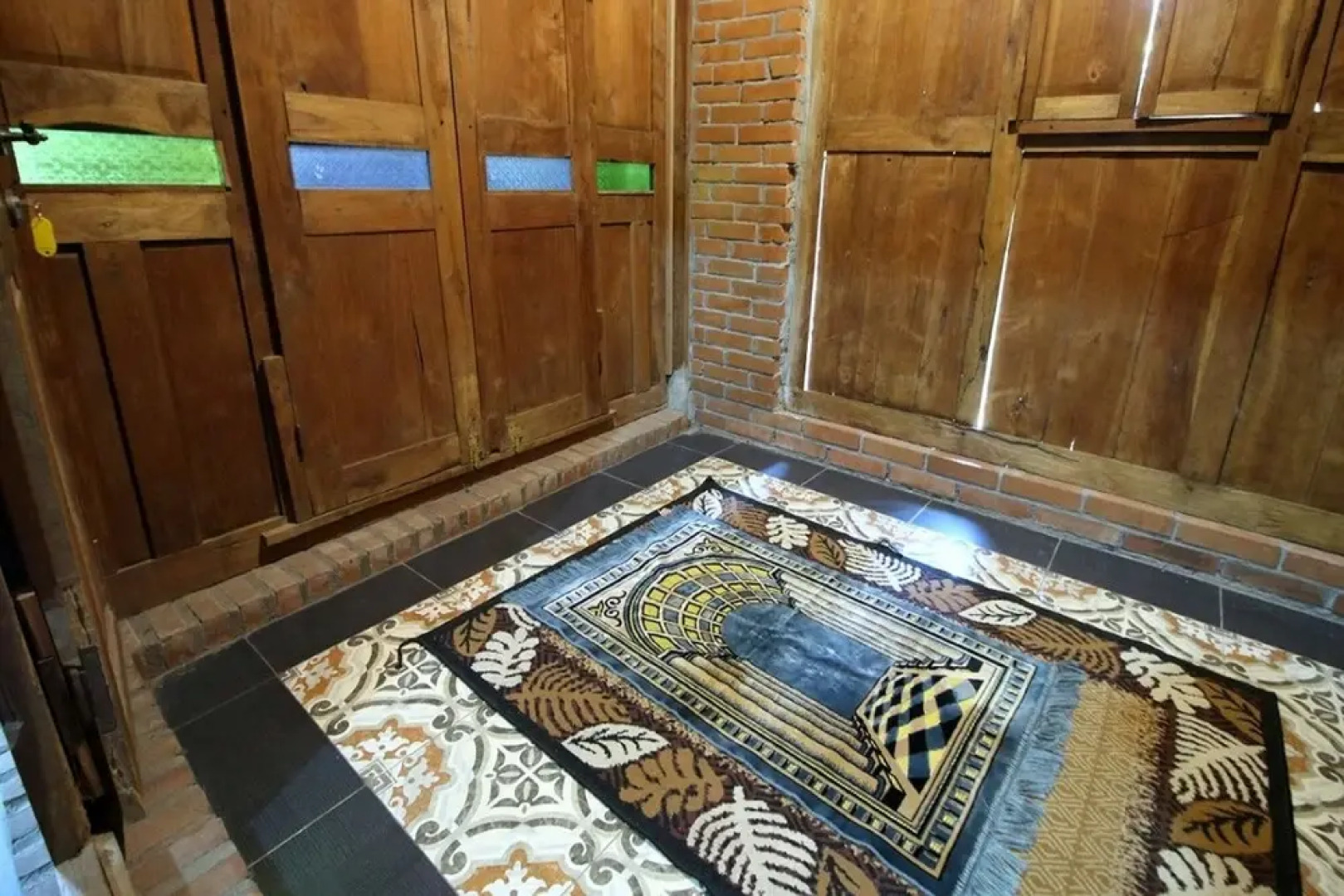 Anugro's Homestay By The Grand Java