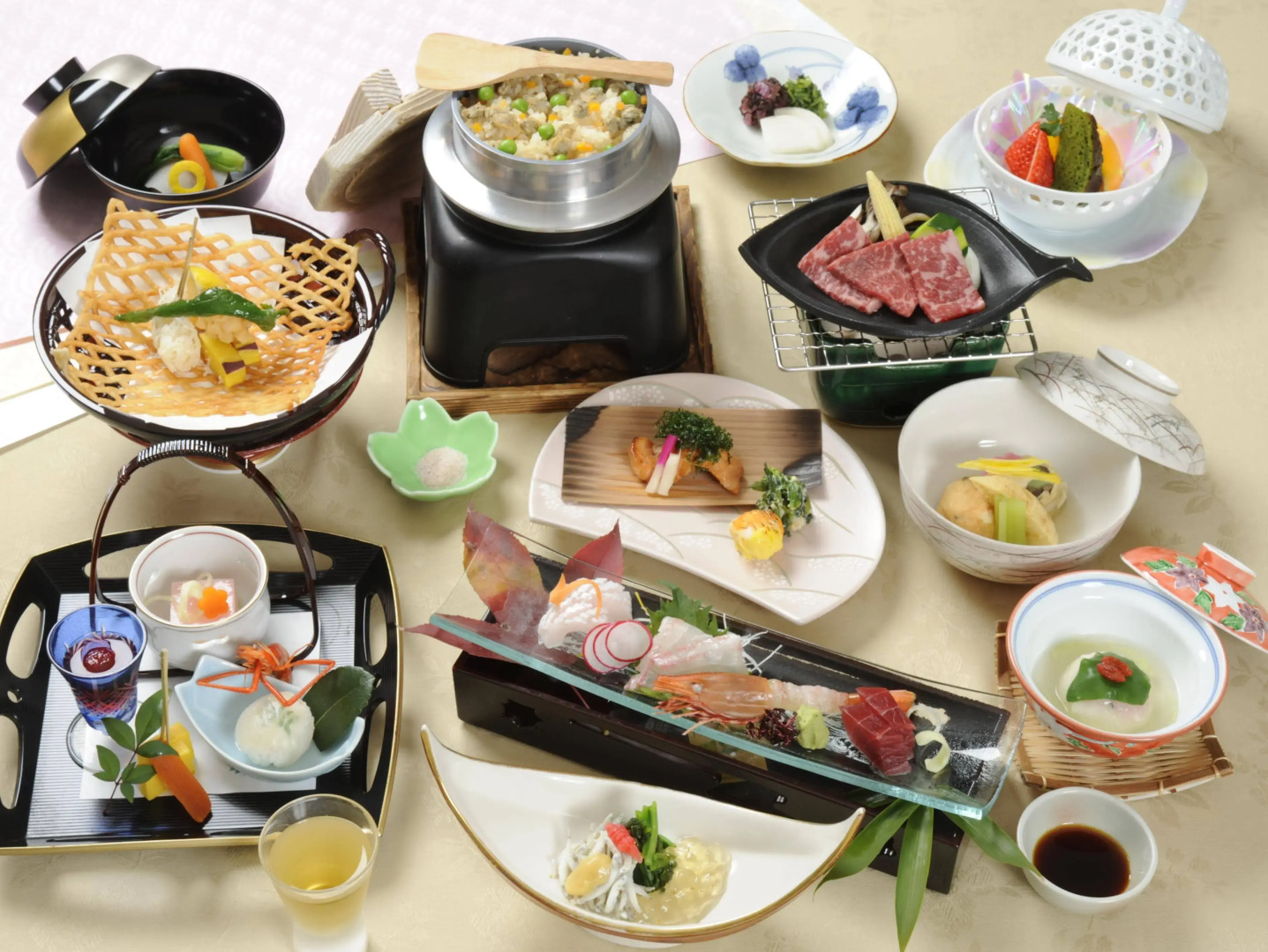 Ayaha Lakeside Hotel