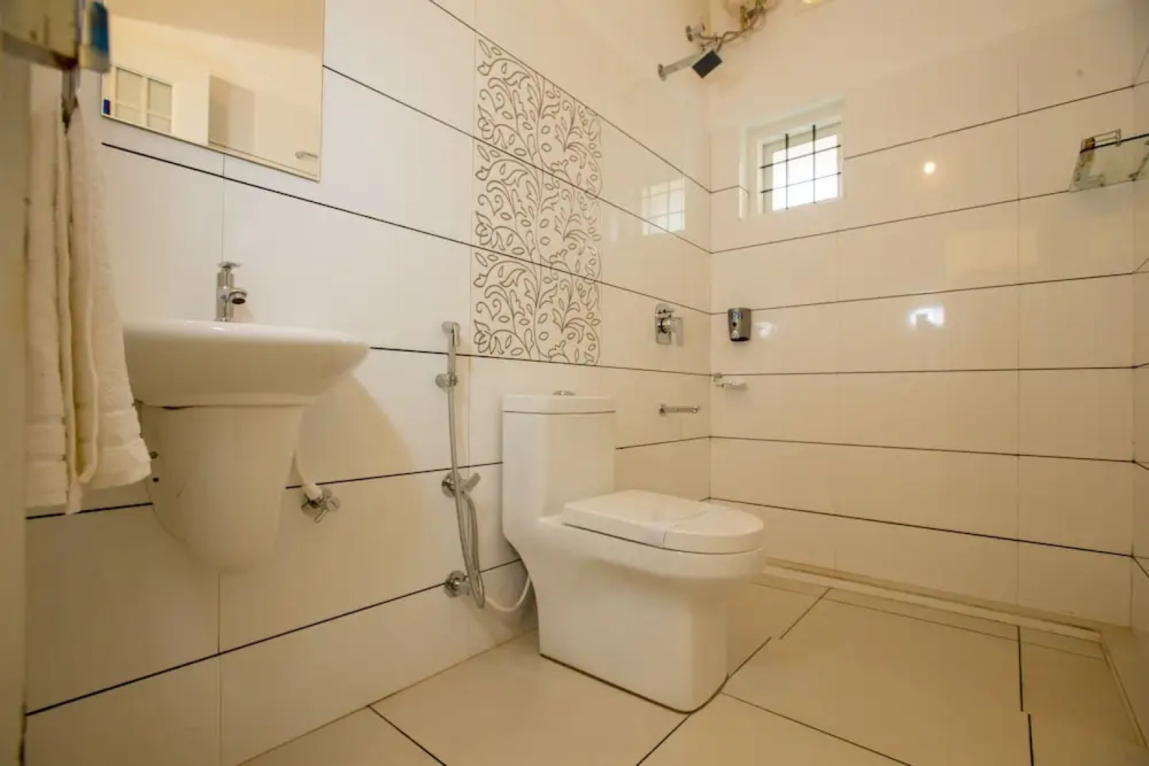 Girassol Serviced Villa