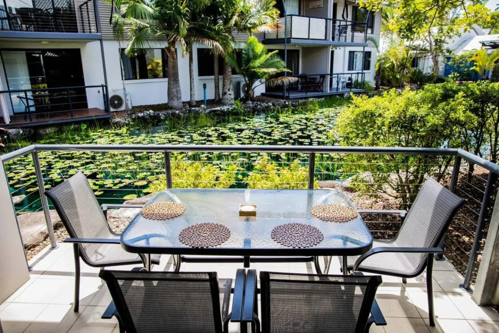 Tropical Getaway in 2 Bedroom Unit in 4 star Resort