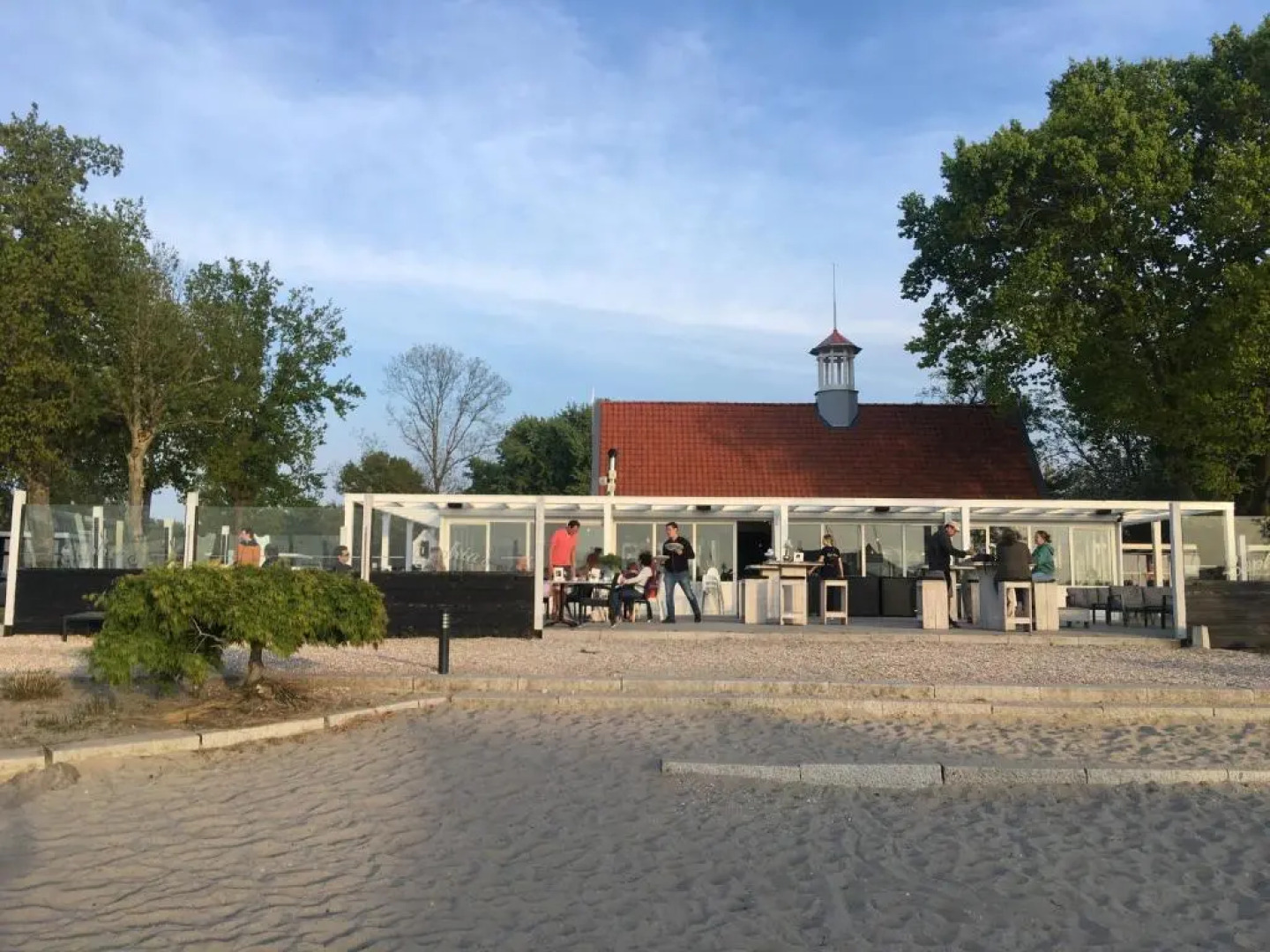 Fraai Tiny House aan het veluwemeer met uitzicht & veranda