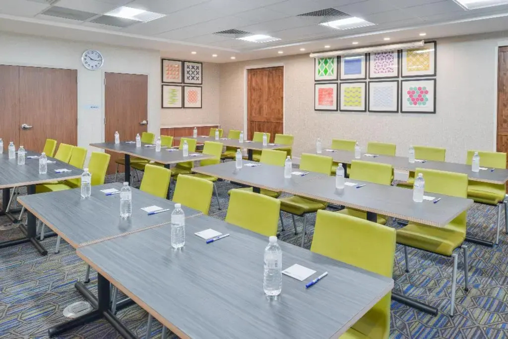 Holiday Inn Express & Suites Chadron by IHG