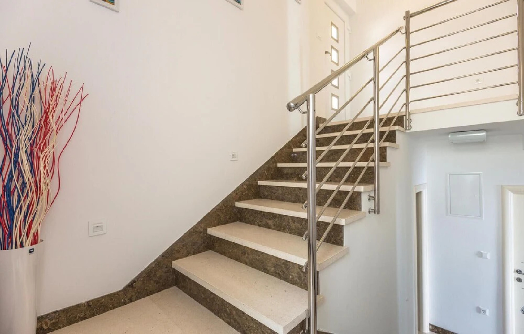 Stunning Home in Brist With Wifi and 4 Bedrooms