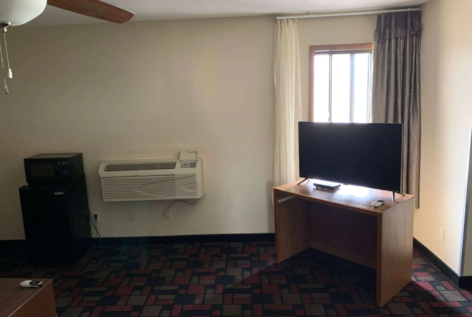 Super 8 by Wyndham Boonville