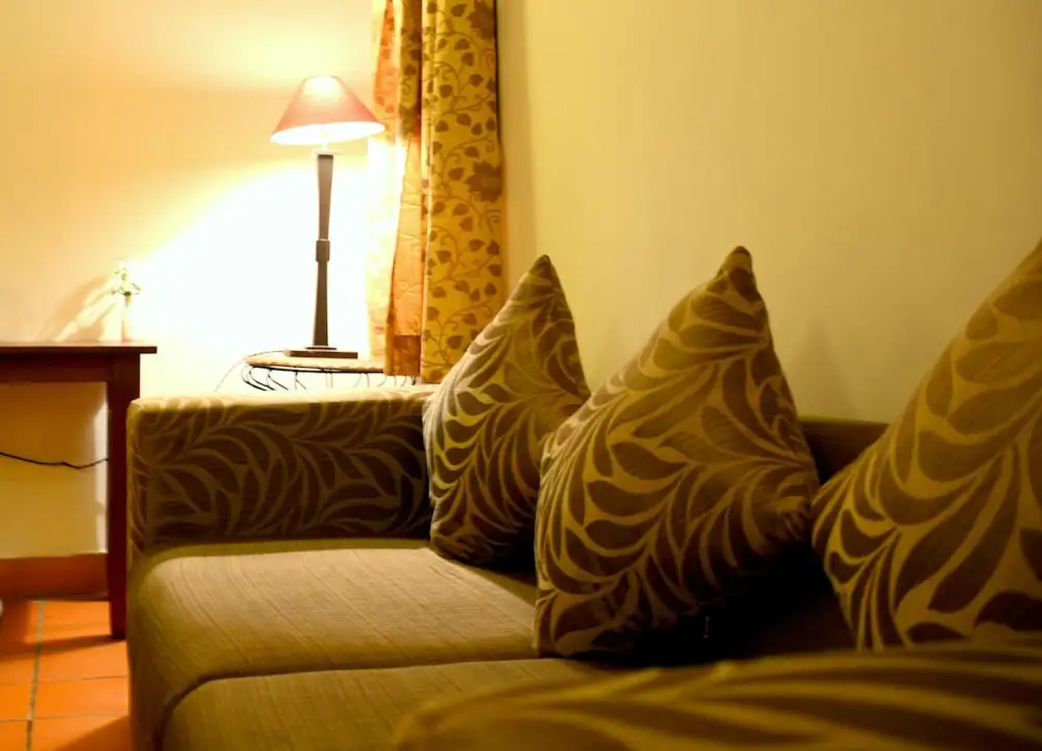 Kadkani Riverside Resort