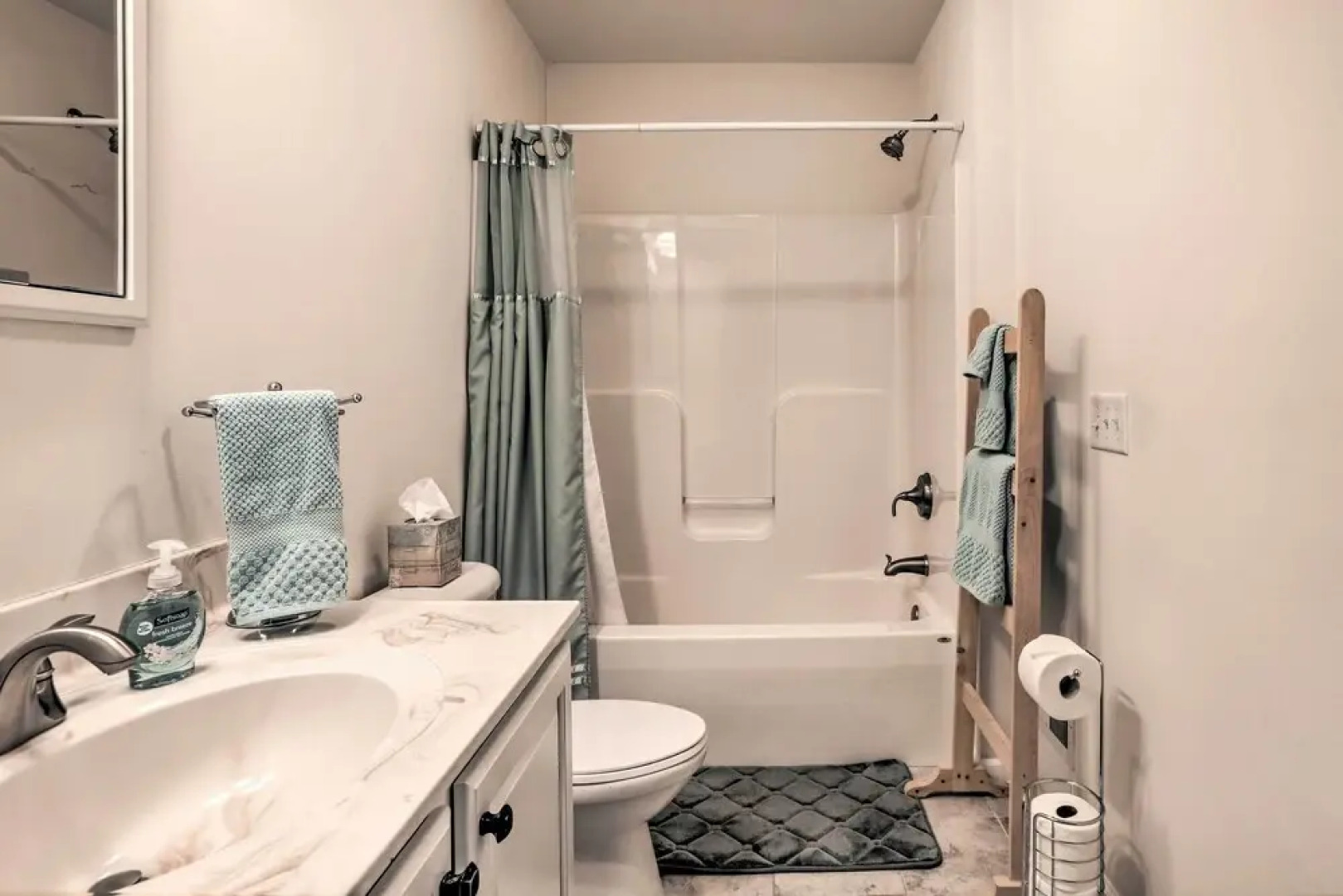 Bright & Airy Condo - Walk to Ortley Beach!