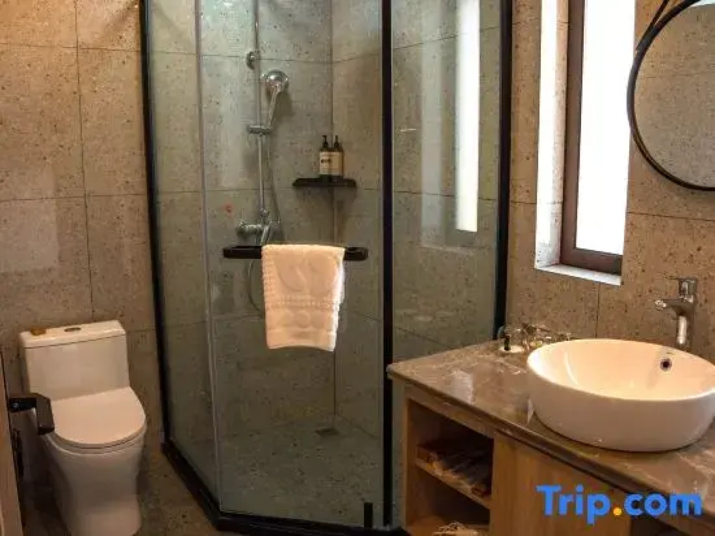 Donghai Forest Hot Spring Resort