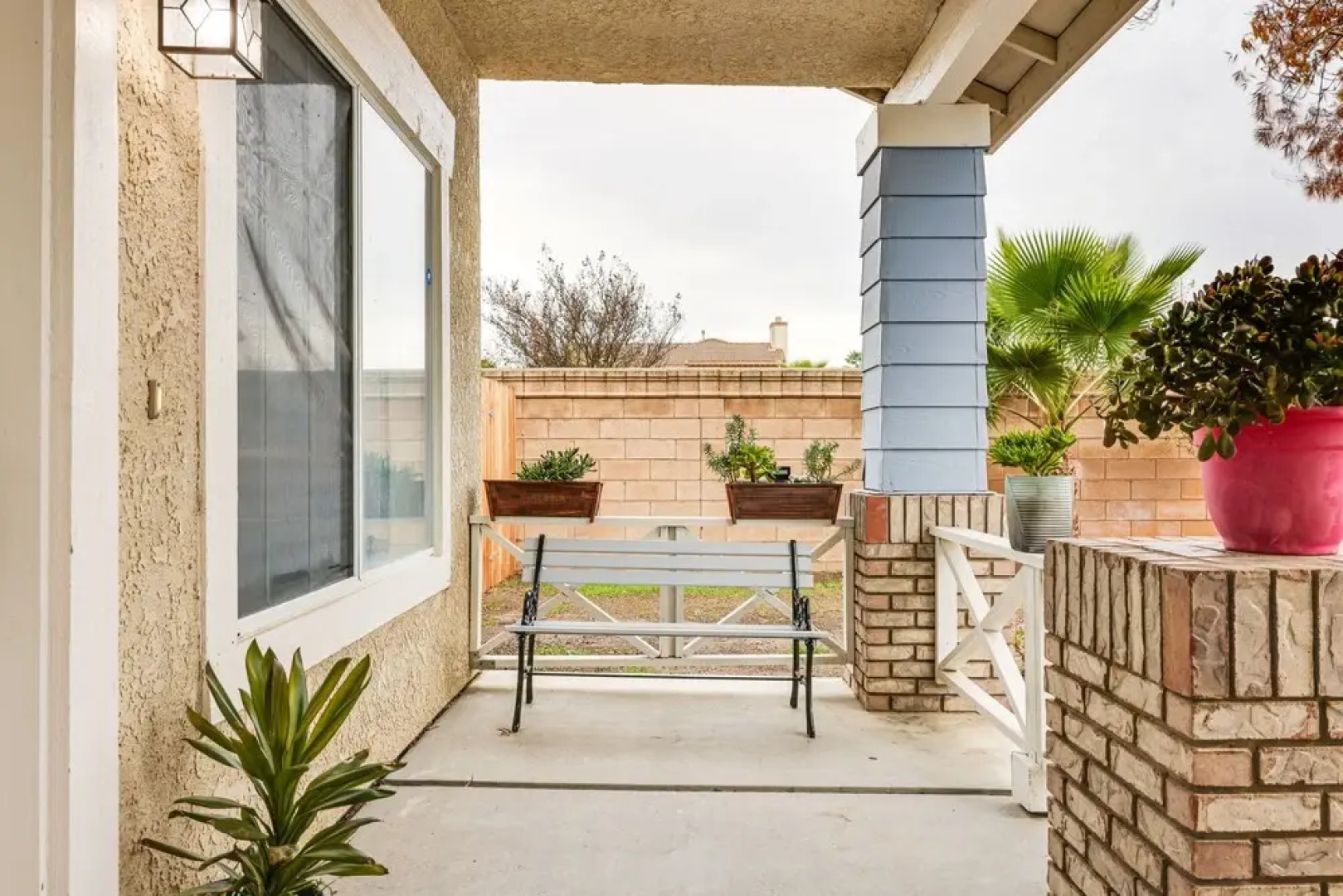 Spacious Los Banos Home w/ Patio - Dogs Welcome!