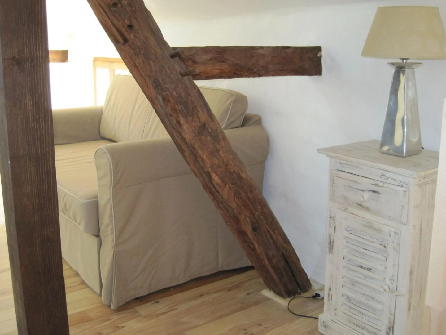 Charming cottage on estate (1880) with pool at the foot of the Pyrenees