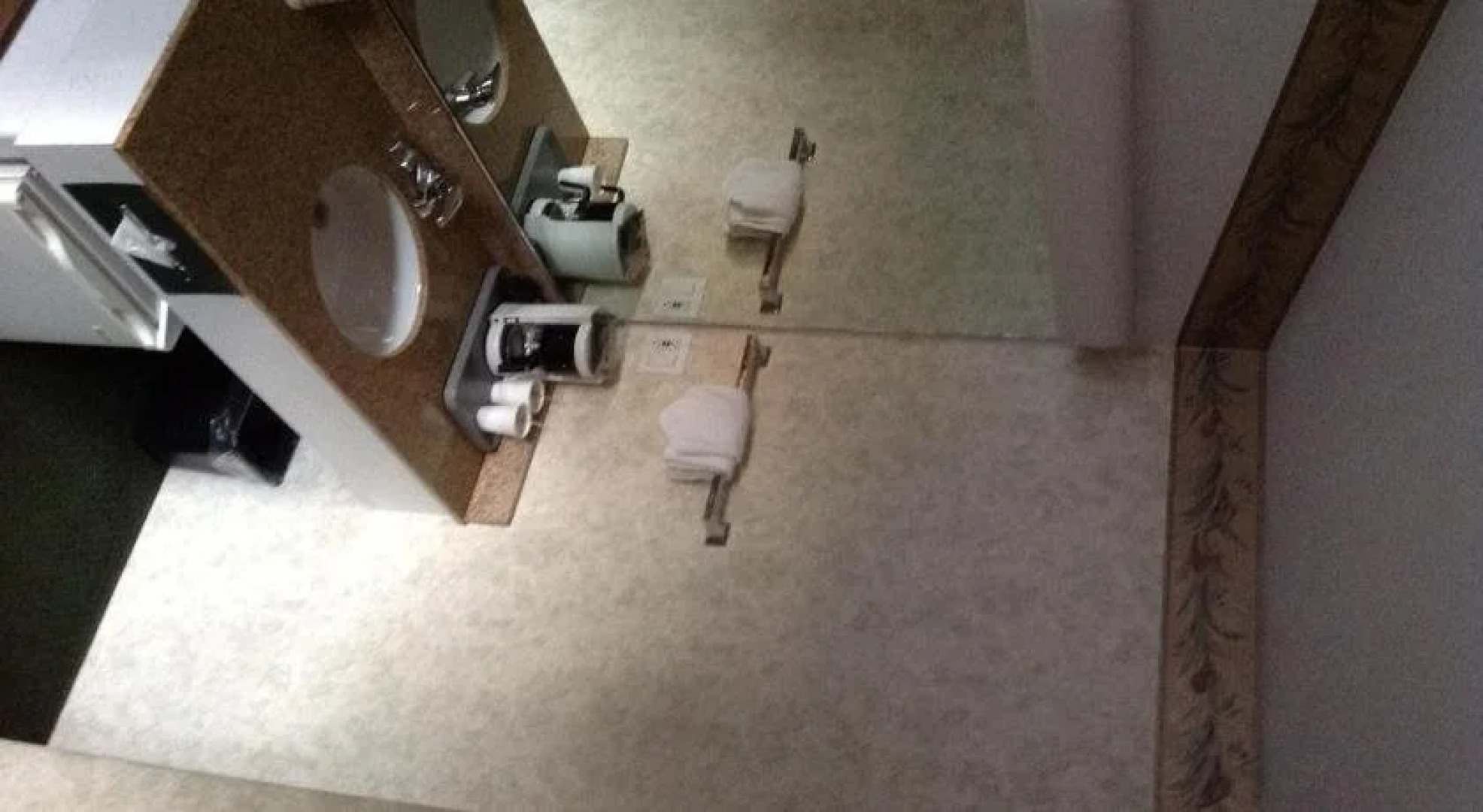 Humboldt Redwoods Inn