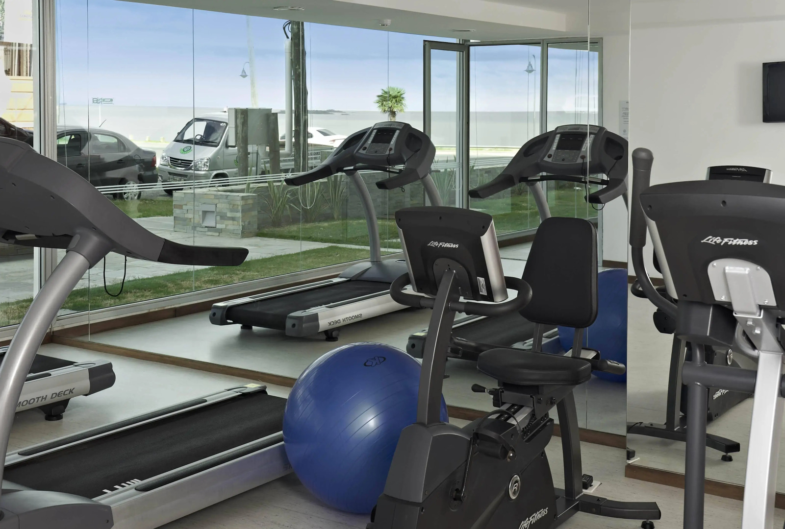 Real Colonia Hotel & Suites