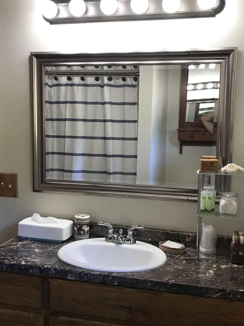 Bullwinkles Rustic Lodge