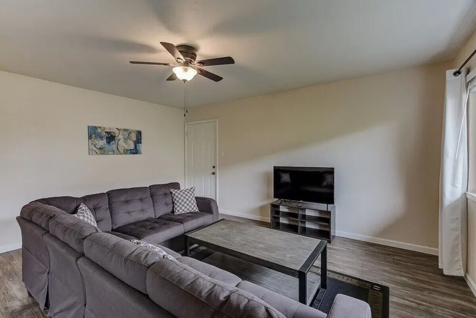 Comfy 2-bedroom, 5min to Concord Bart