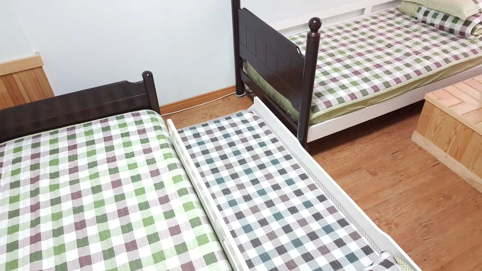 Dongbaekseom Guest House