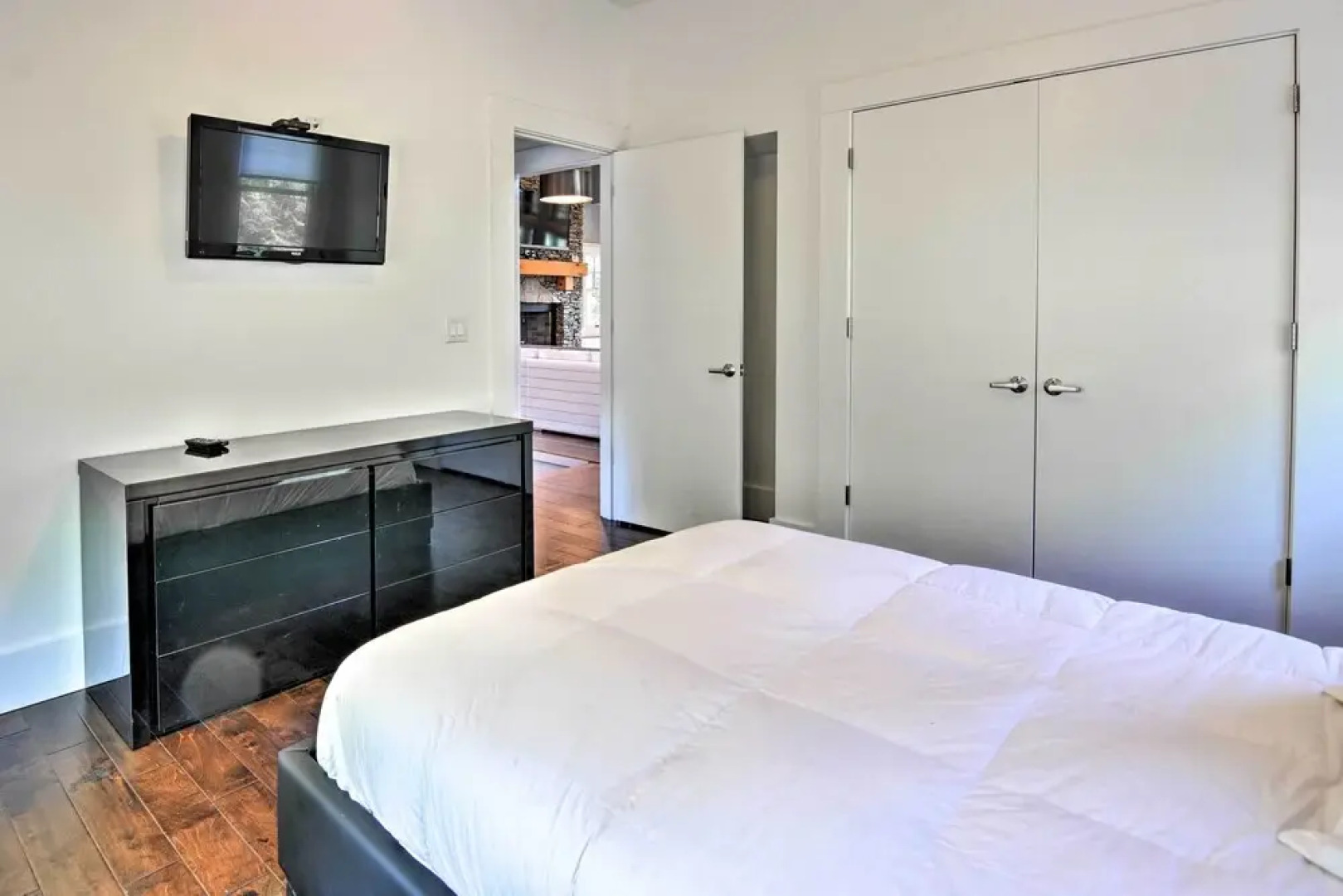 Lake Santeetlah Home w/ Gas Grill, Walk to Marina!