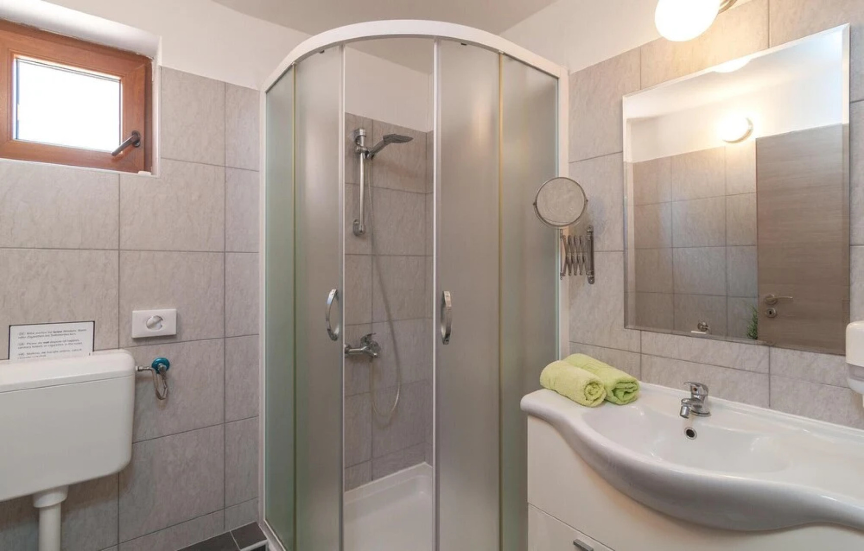 Beautiful Home in Mudri Dolac With Sauna, Wifi and 4 Bedrooms