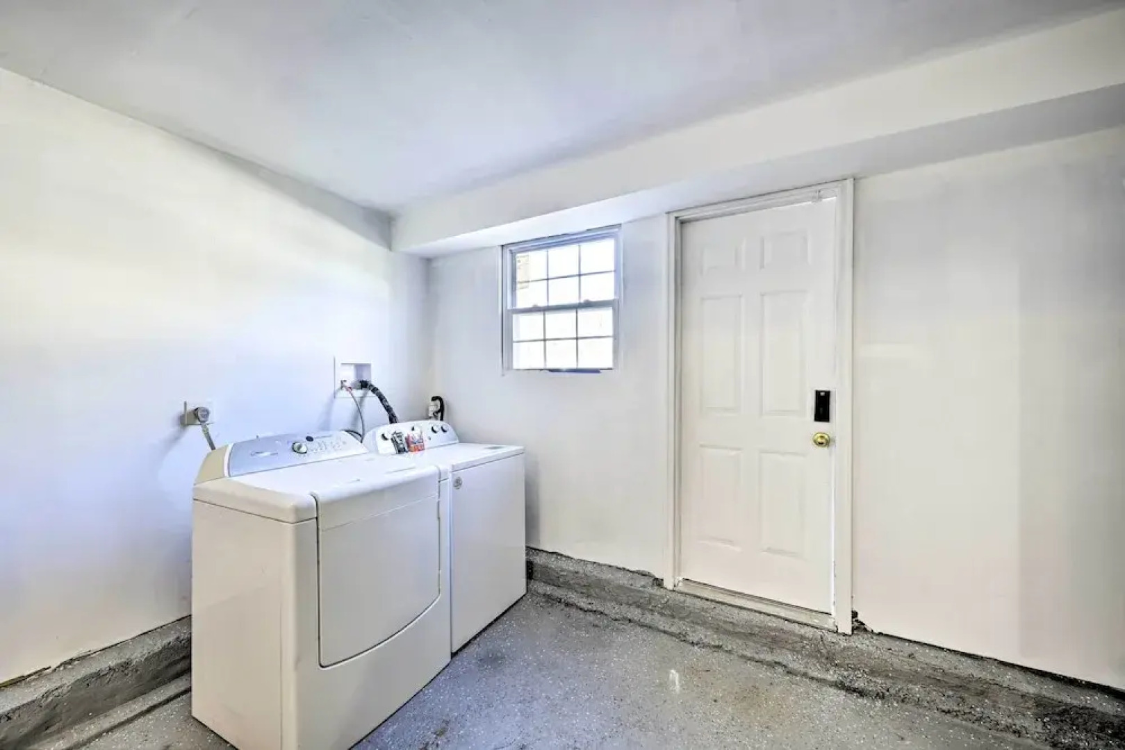 Bay Shore Vacation Rental w/ Shared Yard!