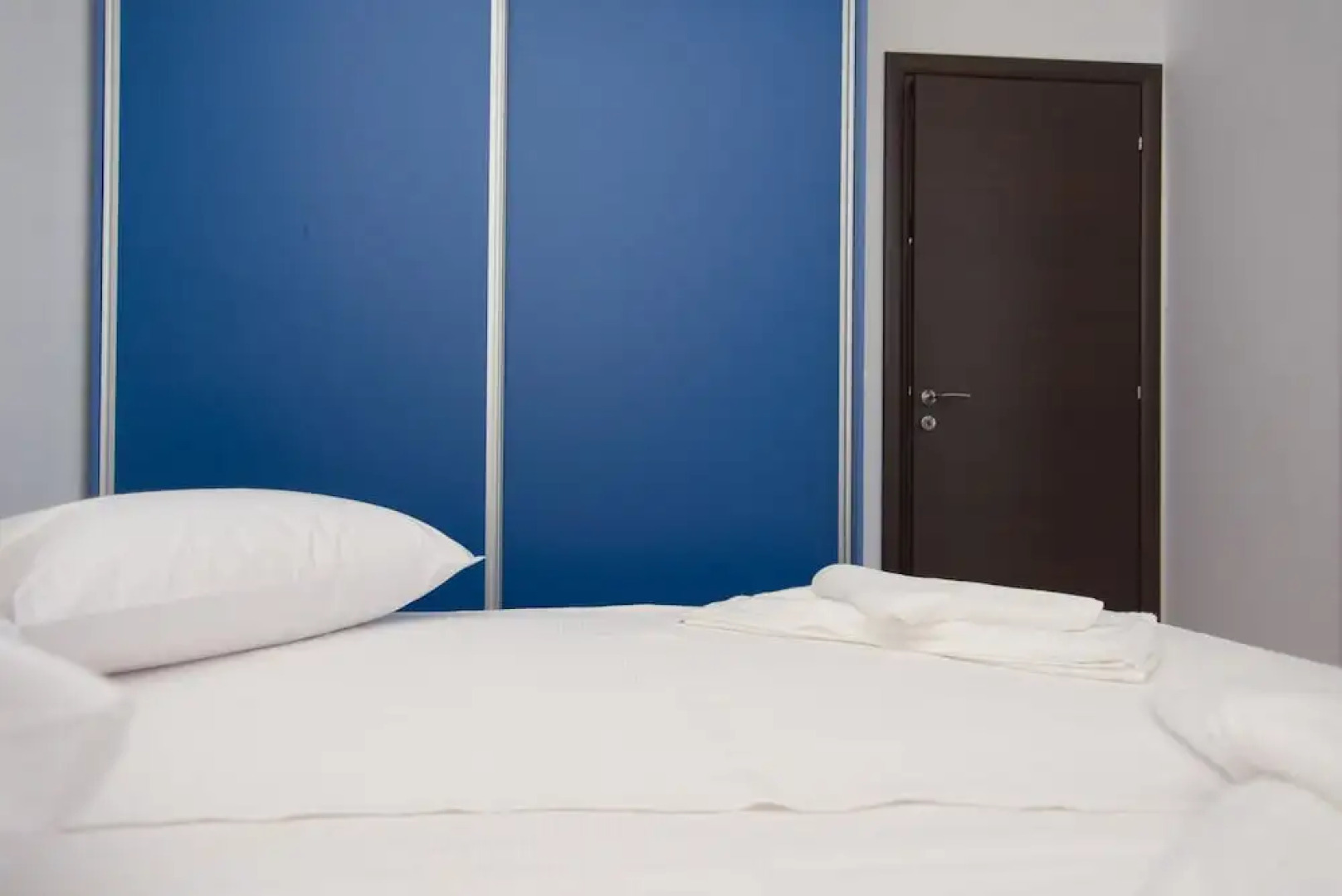 Angelica-Sea & Mountain View at a Sunny Retreat