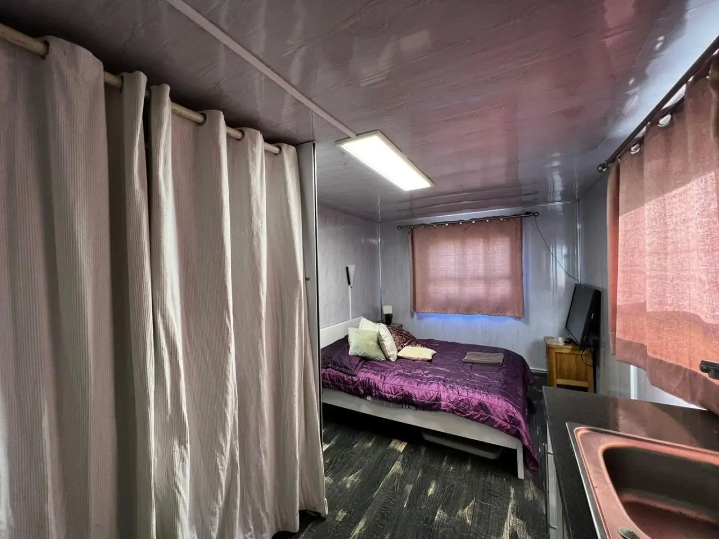 The Caduceus - Private Cabins