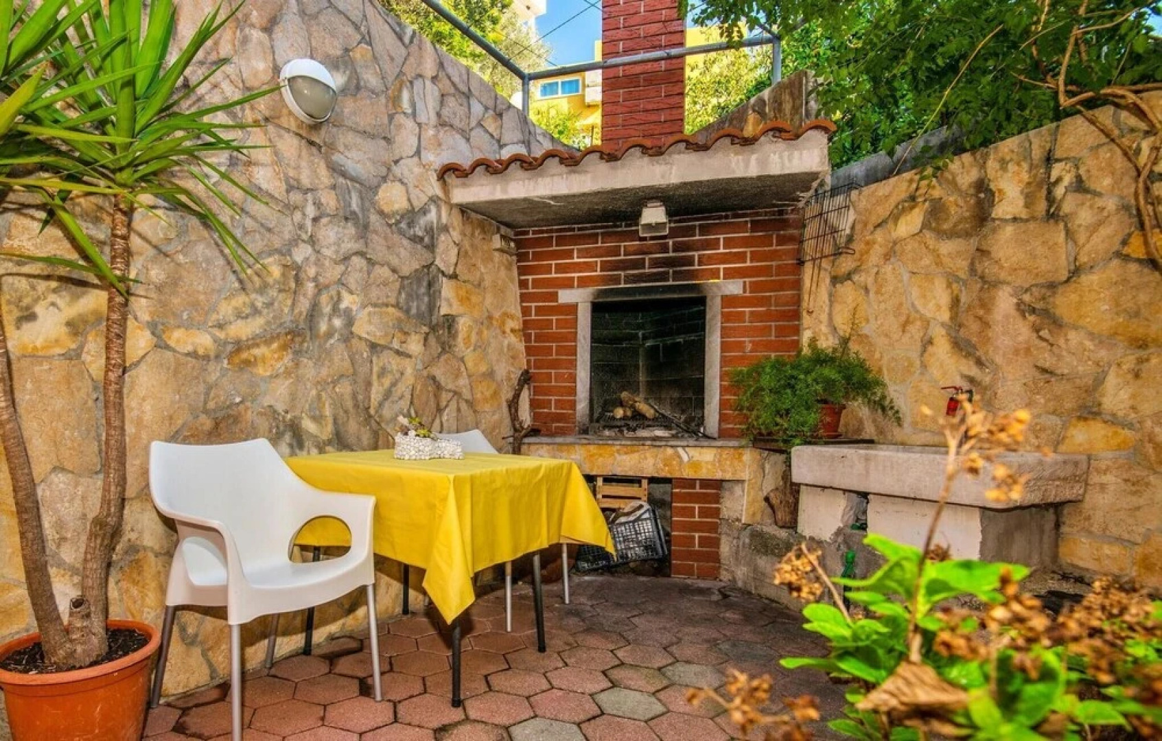 Amazing Apartment in Igrane With 2 Bedrooms and Wifi