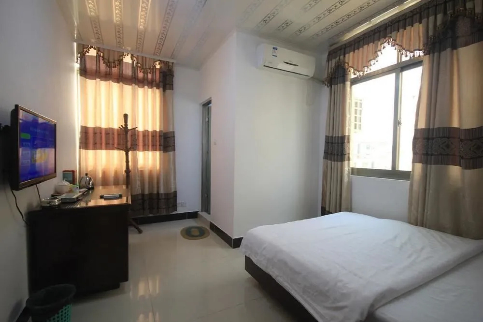 Yangjing Hailing Island Longhao Hotel