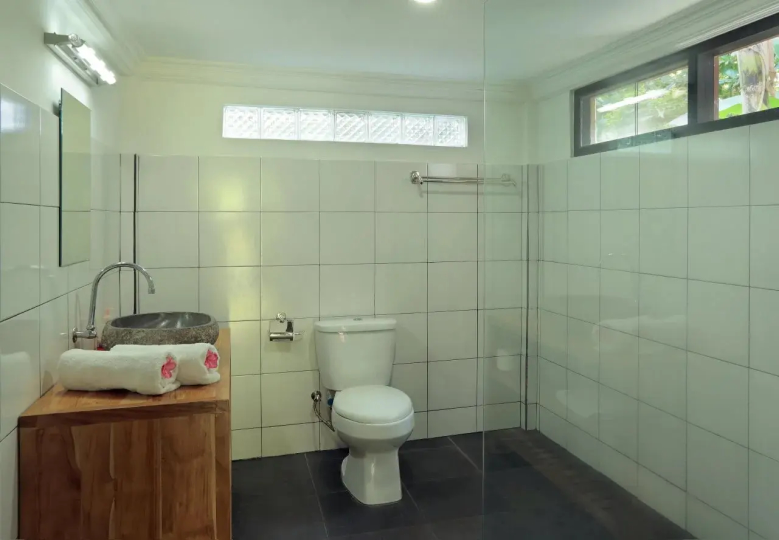 Pondok Anggrek Putih