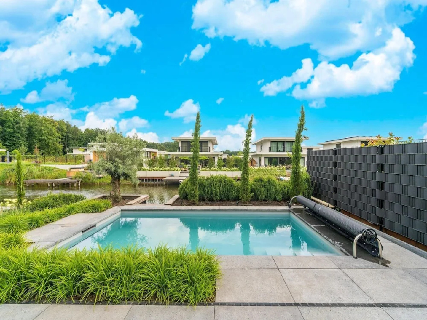 Beautiful Water Villa Near Harderwijk