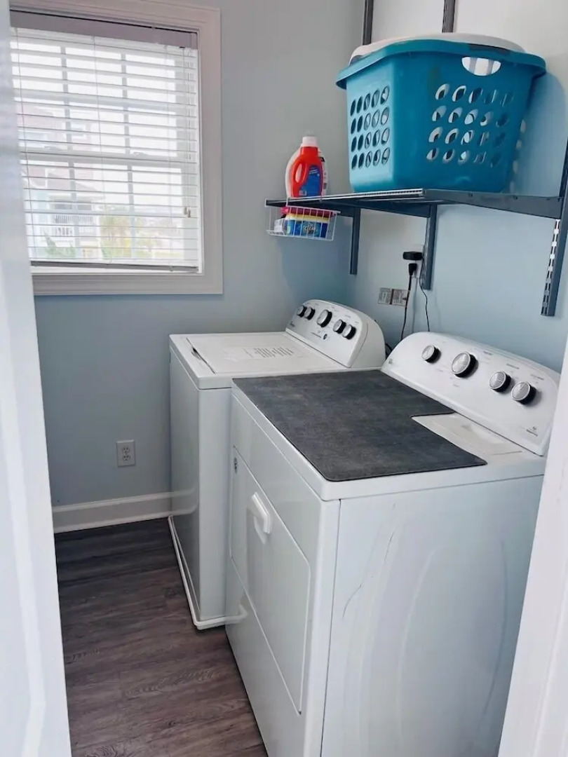 Sunny Times 4 Bedroom Home by RedAwning