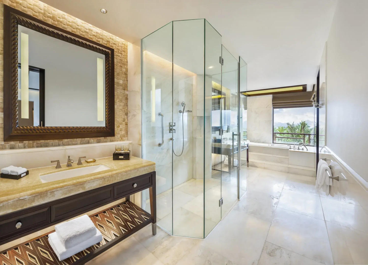 Курорт The St. Regis Sanya Yalong Bay