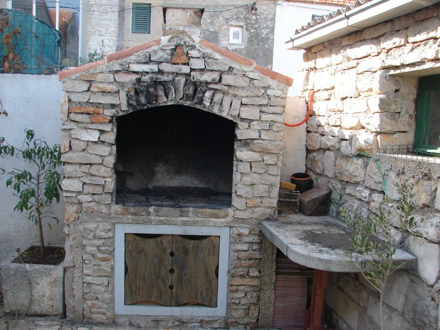 Apartment Kova - 10 m from sea: A1 Murter, Island Murter