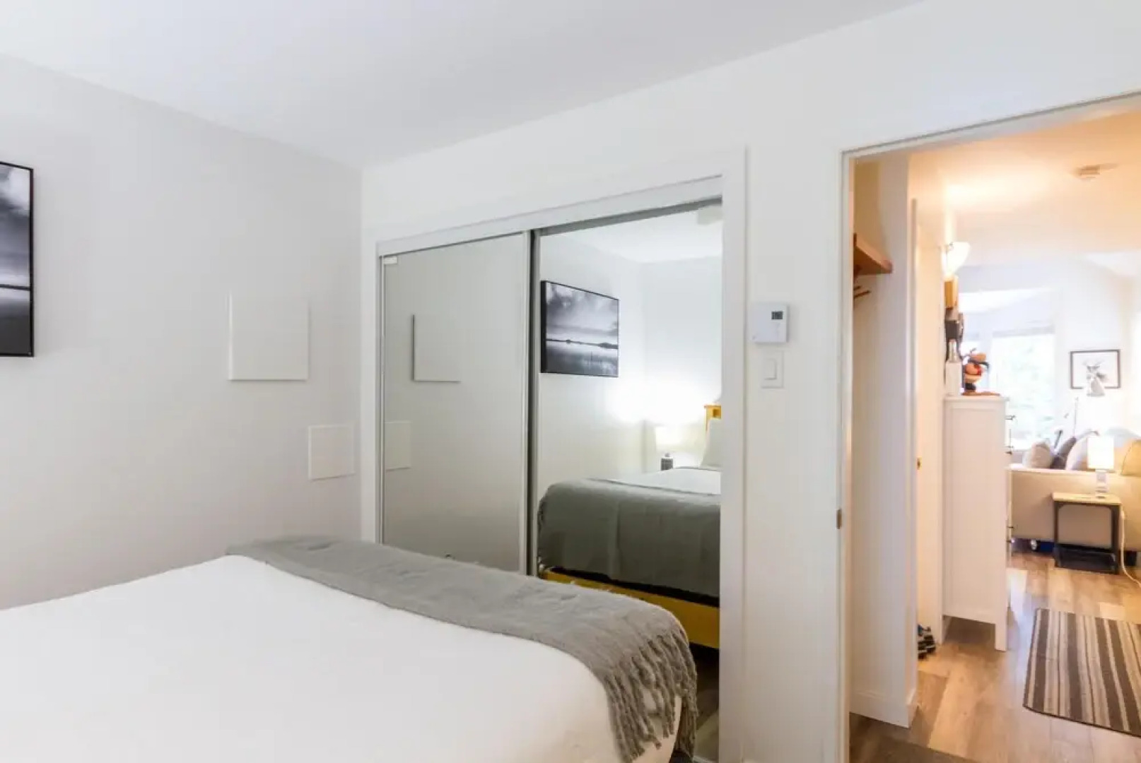 Cute and Cozy, Walk to Gondola Ski in Out