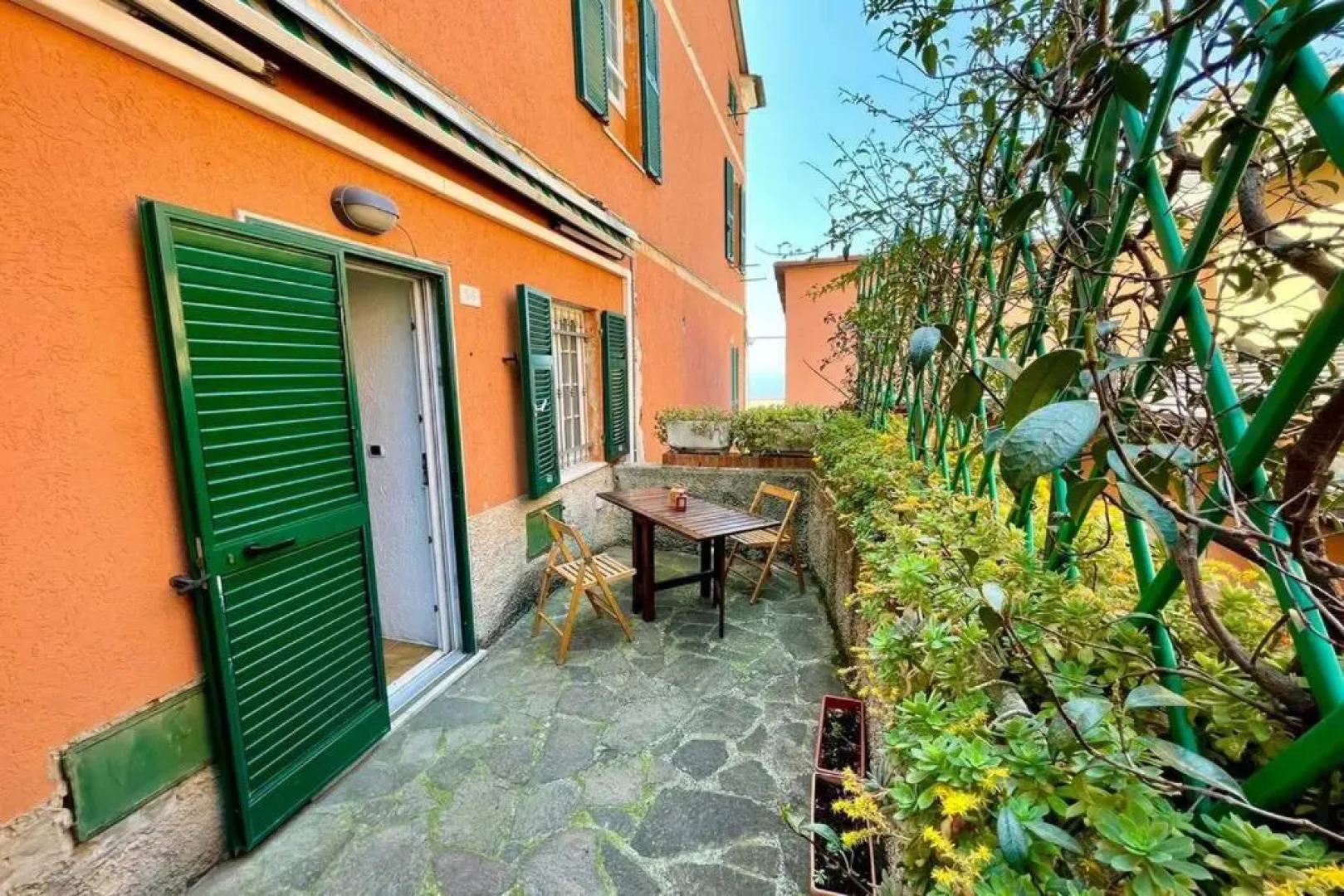 Framura, Ampio appartamento con terrazzo vista mare