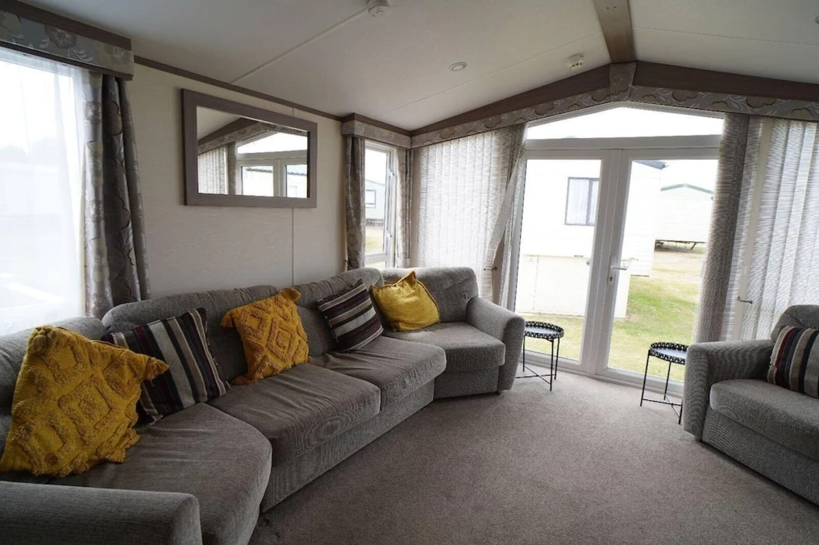 Pets Stay Free 8 Berth lux van Heacham Beach