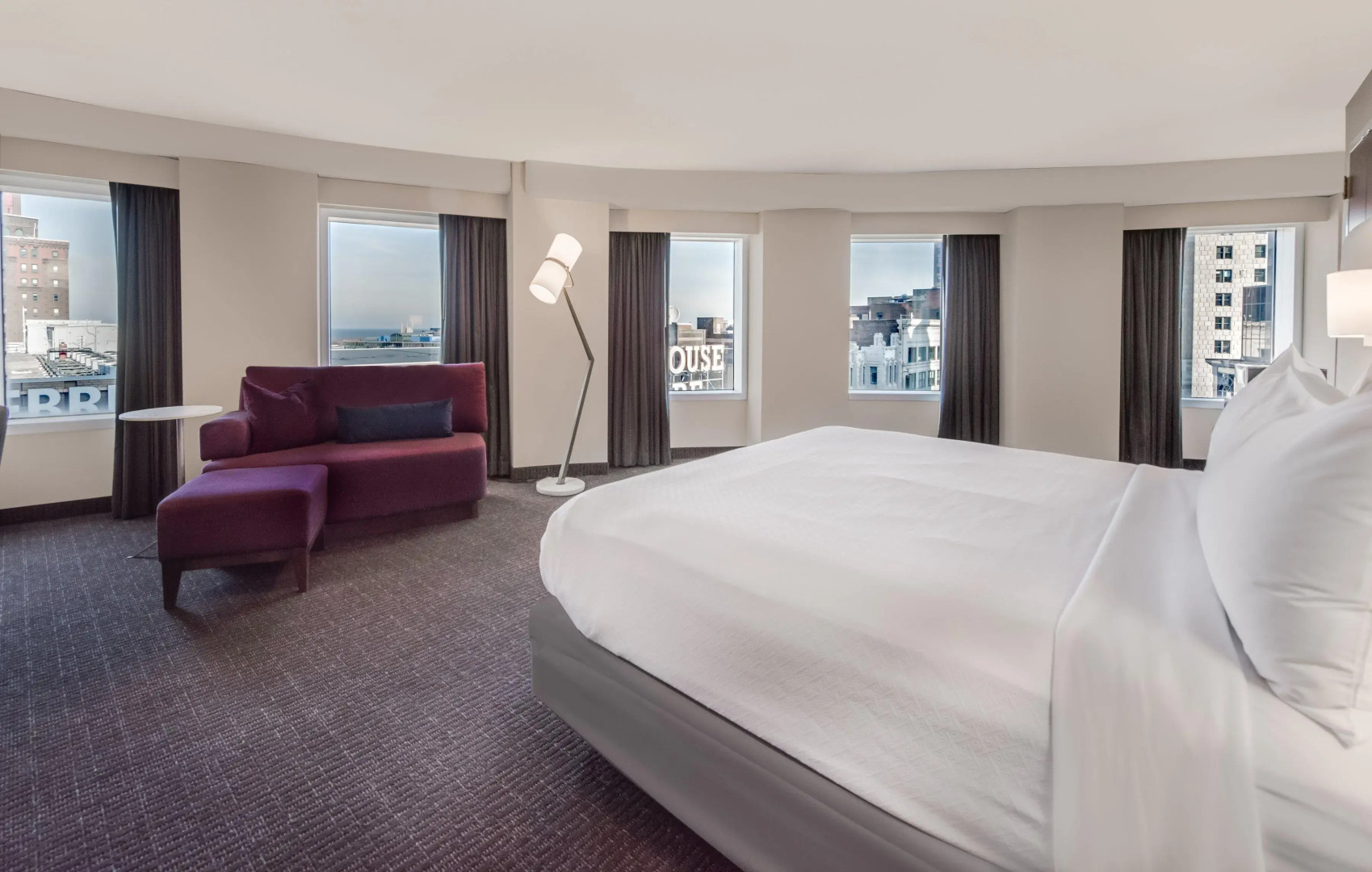 Crowne Plaza Cleveland at Playhouse Square by IHG