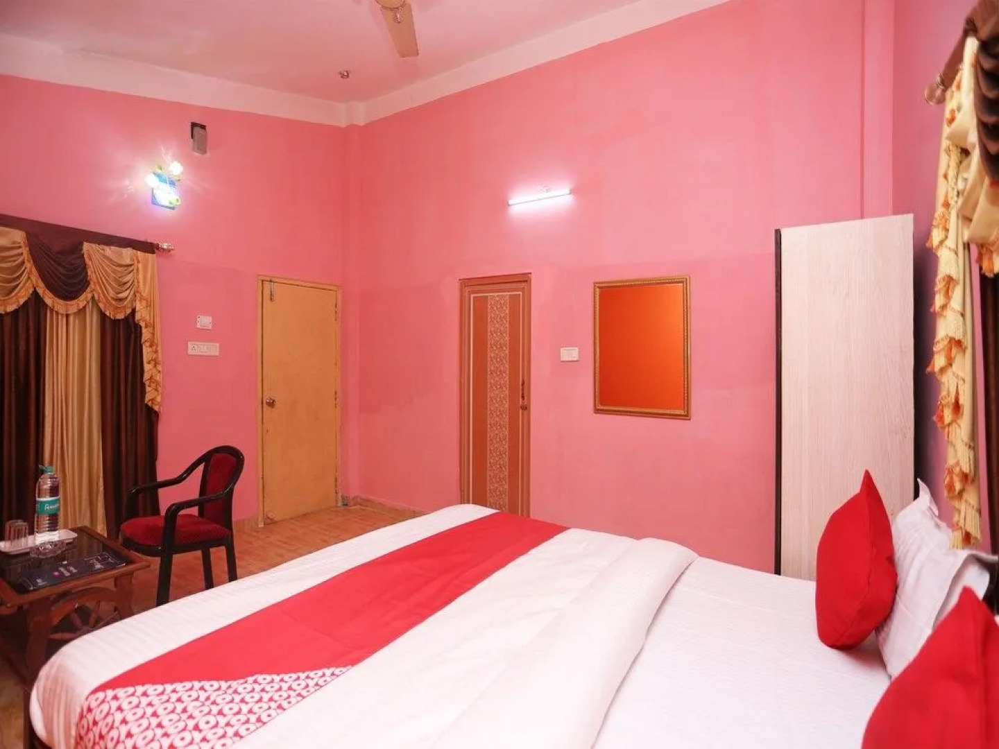 OYO 26822 Golden Sea Queen Beach Resort